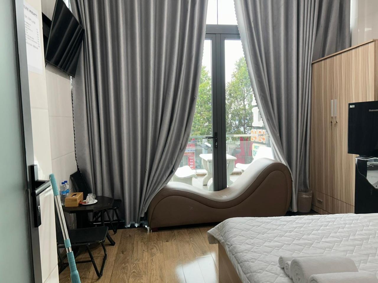 Hotel Hong Cam Trung An 외부 사진