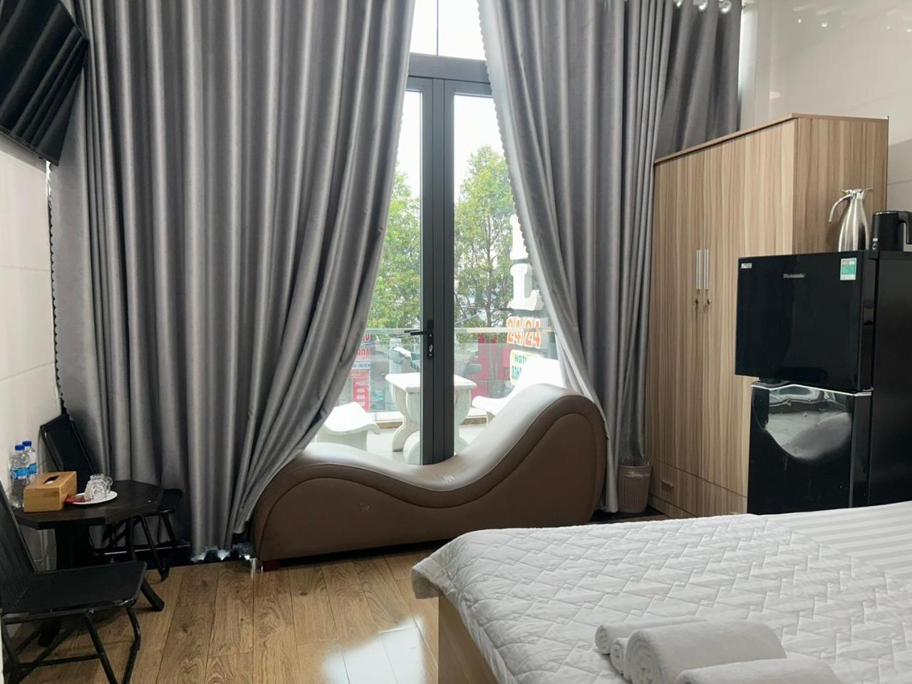 Hotel Hong Cam Trung An 외부 사진